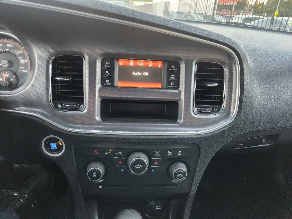 Used 2011 Dodge Charger SE RWD image 16