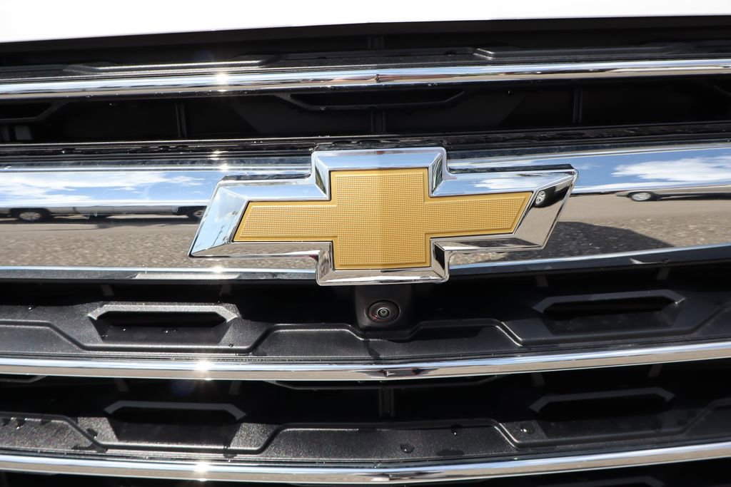 New 2026 Chevrolet Traverse LT w/ Sun and Wheel Package AWD/4WD image 9