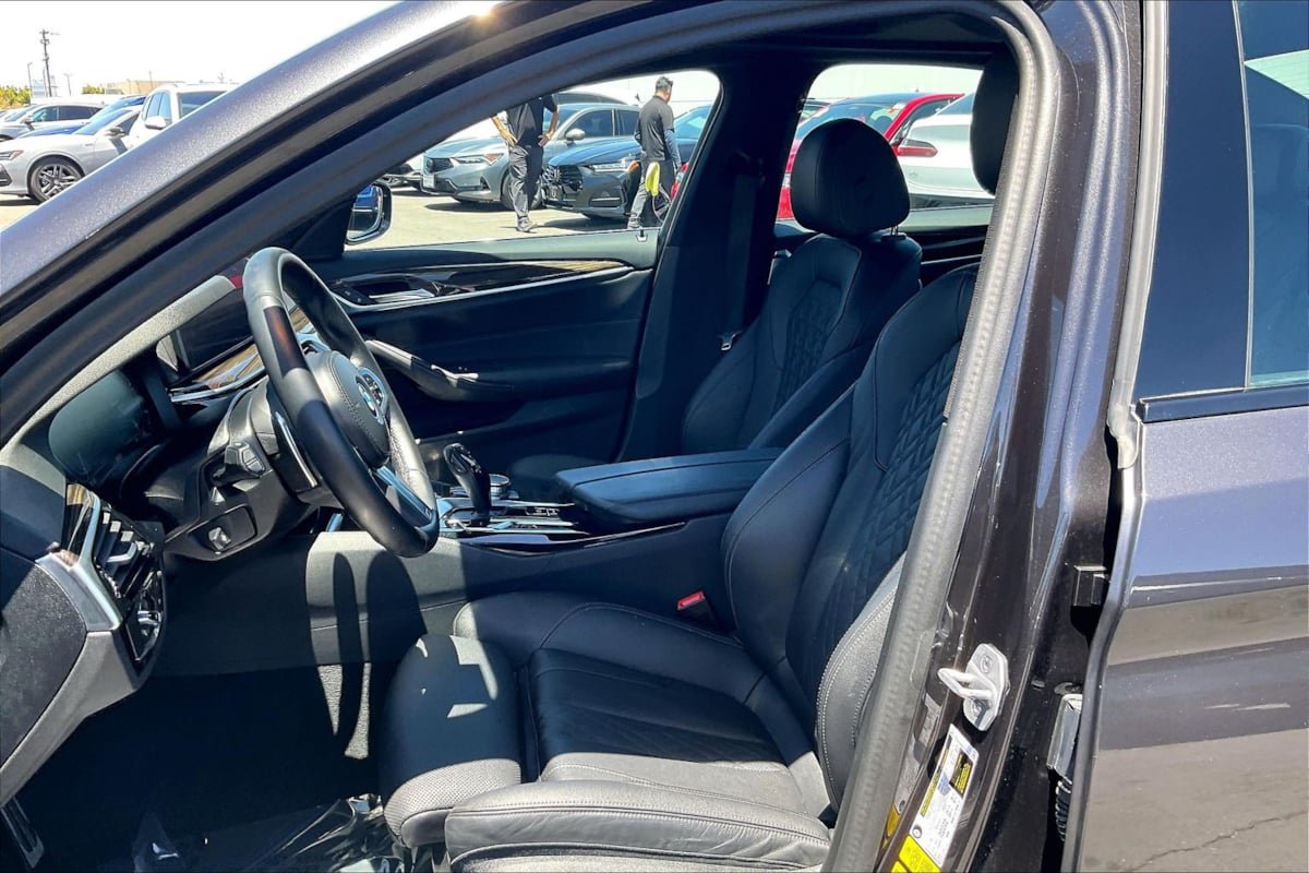 Used 2023 BMW 530e w/ M Sport Package RWD image 22