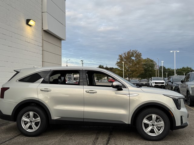New 2026 Kia Sorento LX FWD image 4