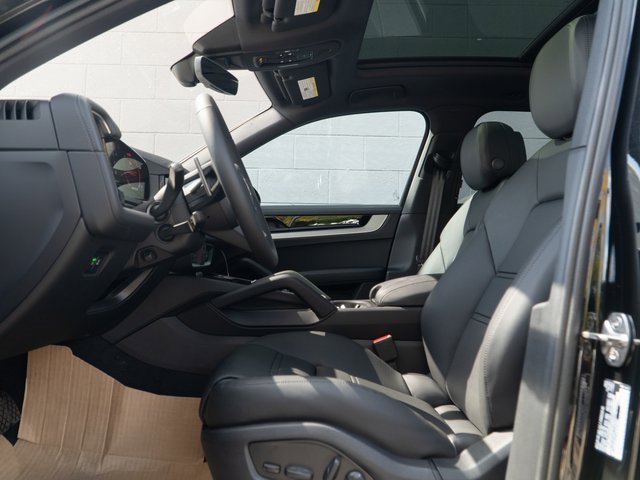 New 2026 Porsche Cayenne image 17