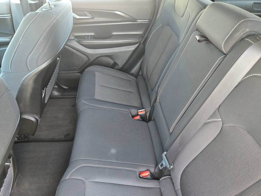 Used 2023 Jeep Grand Cherokee Laredo AWD/4WD image 9
