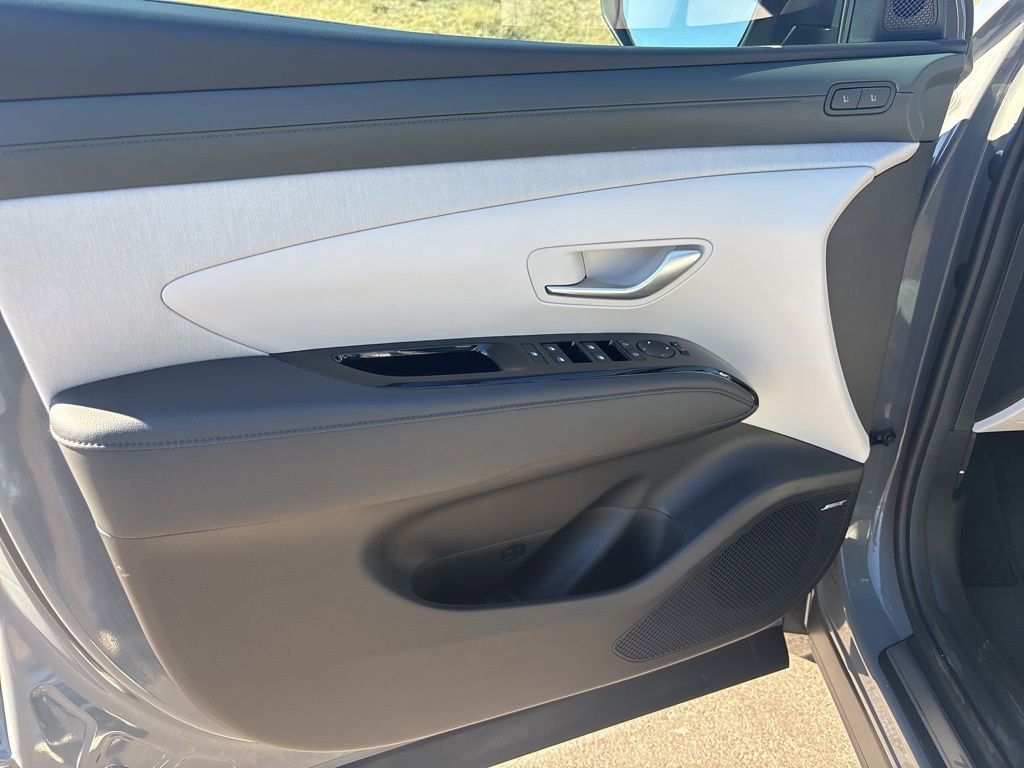 Certified 2025 Hyundai Tucson Limited image 11