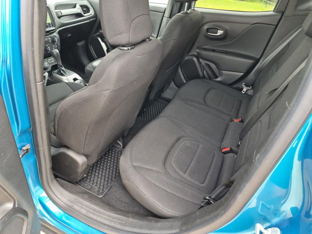 Used 2022 Jeep Renegade Latitude w/ Convenience Group AWD/4WD image 15