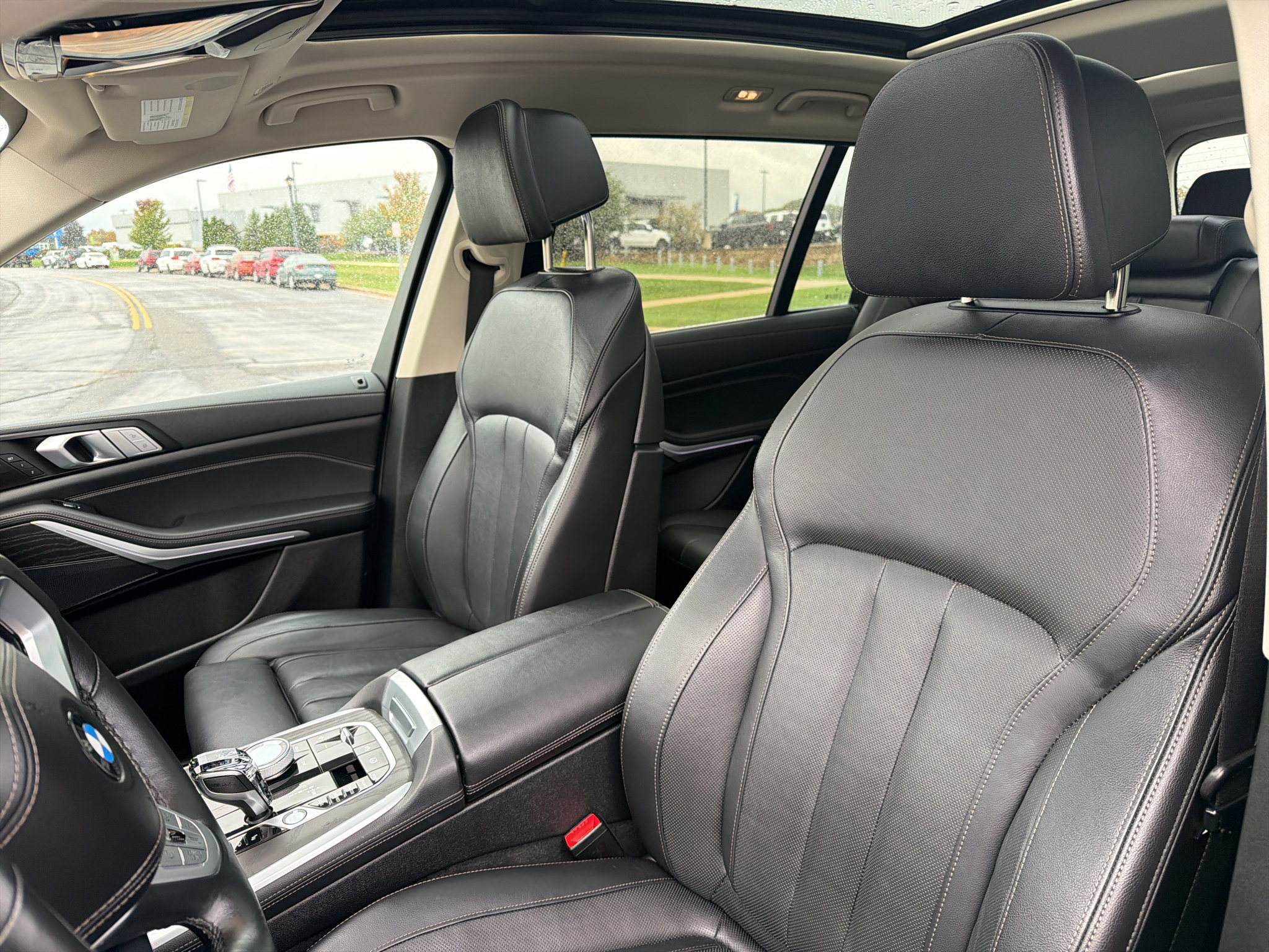 Used 2022 BMW X7 xDrive40i w/ Executive Package AWD/4WD image 16