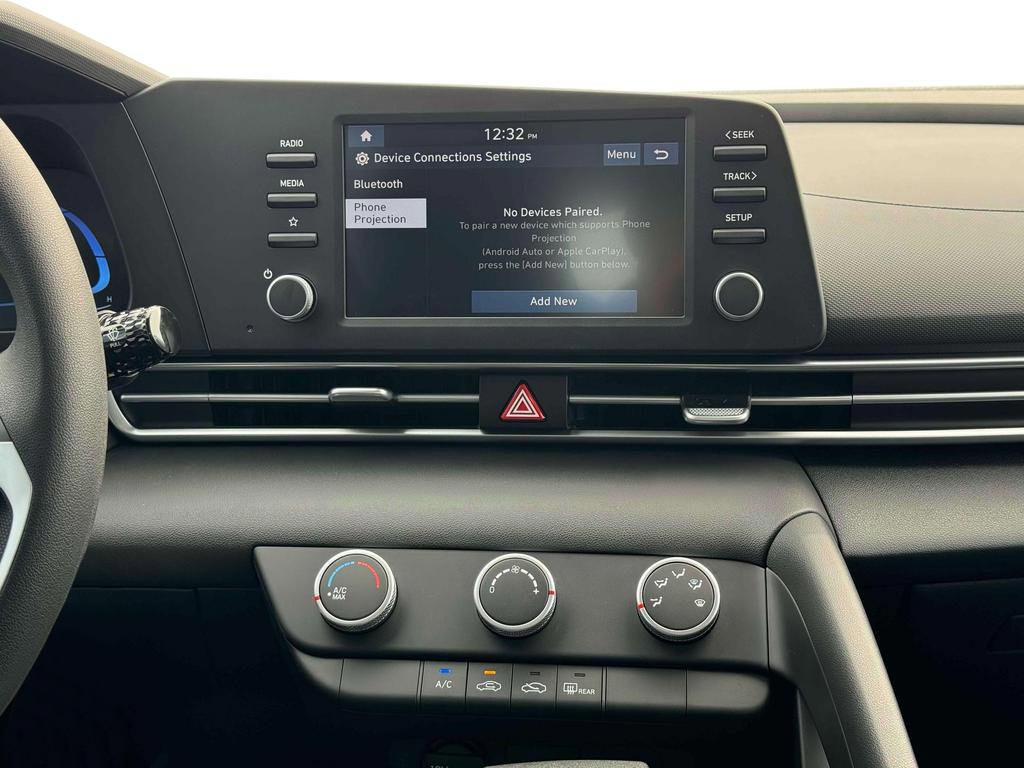 Used 2025 Hyundai Elantra SE image 21