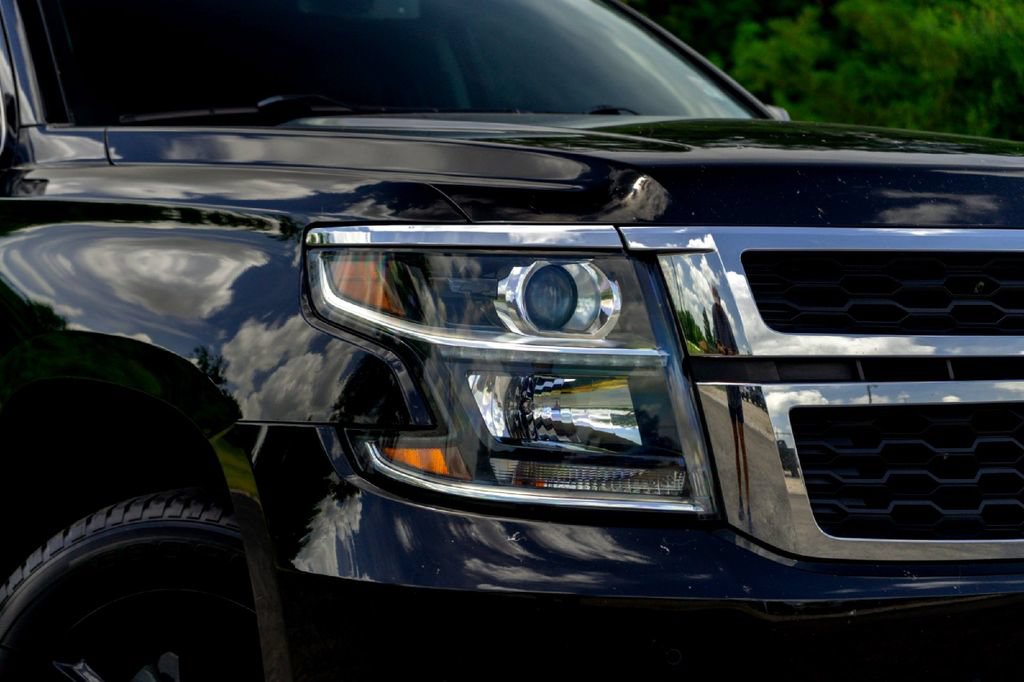 Used 2018 Chevrolet Tahoe LT w/ Luxury Package RWD image 4