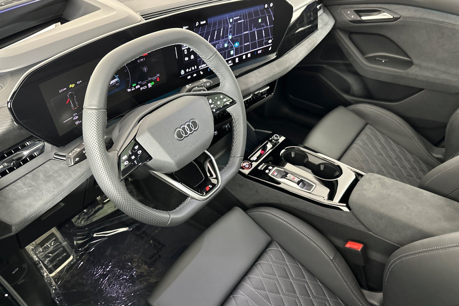 New 2025 Audi SQ6 e-tron Premium Plus AWD/4WD image 9