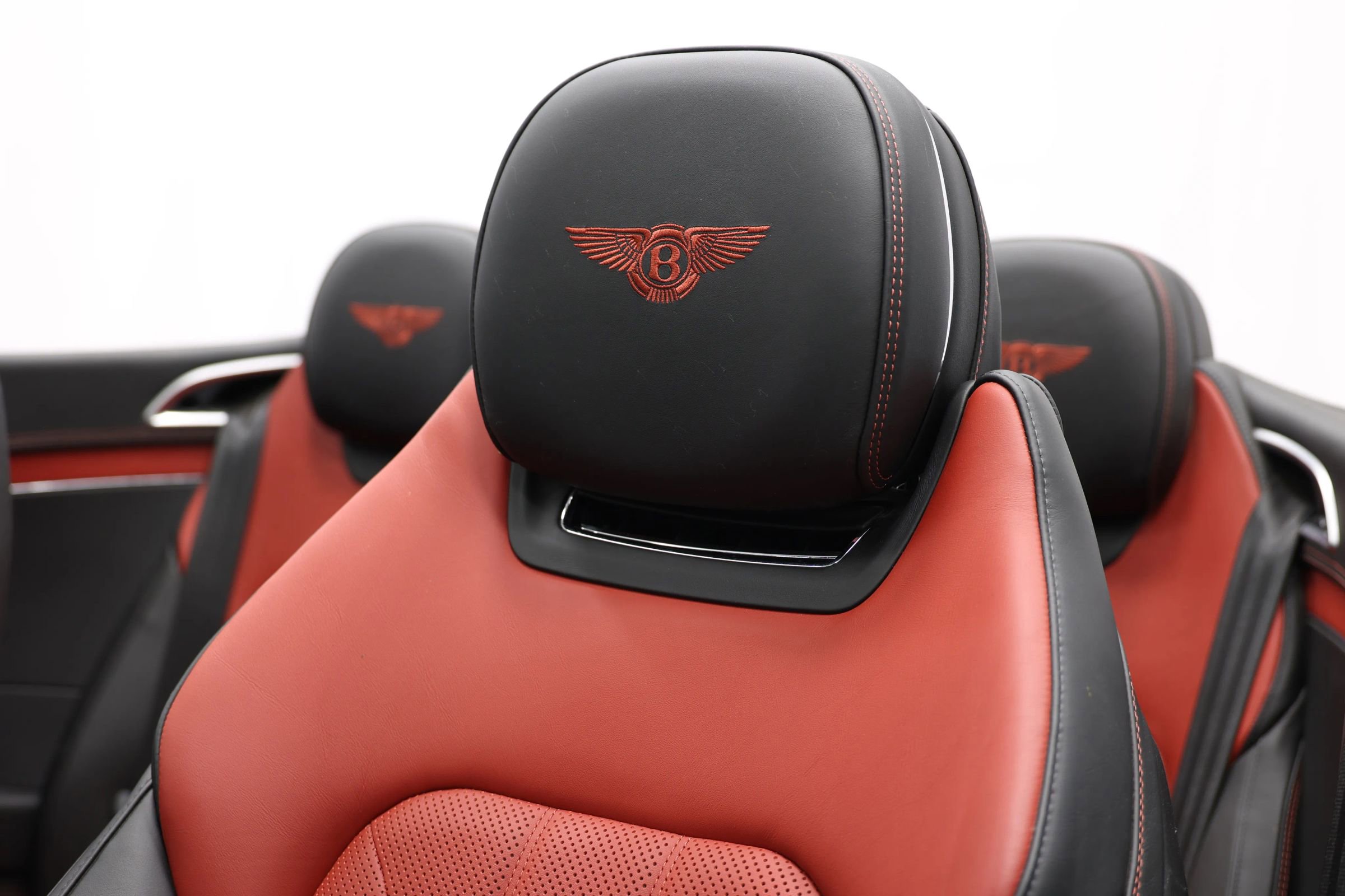 Used 2020 Bentley Continental GT V8 image 22