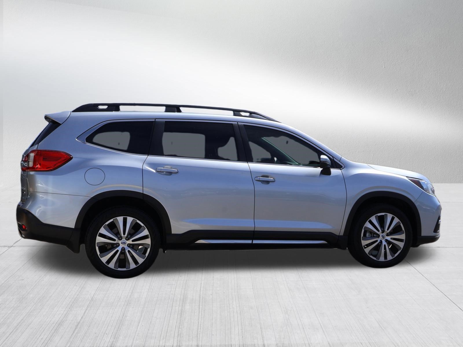 Used 2022 Subaru Ascent Limited w/ Technology Package image 8