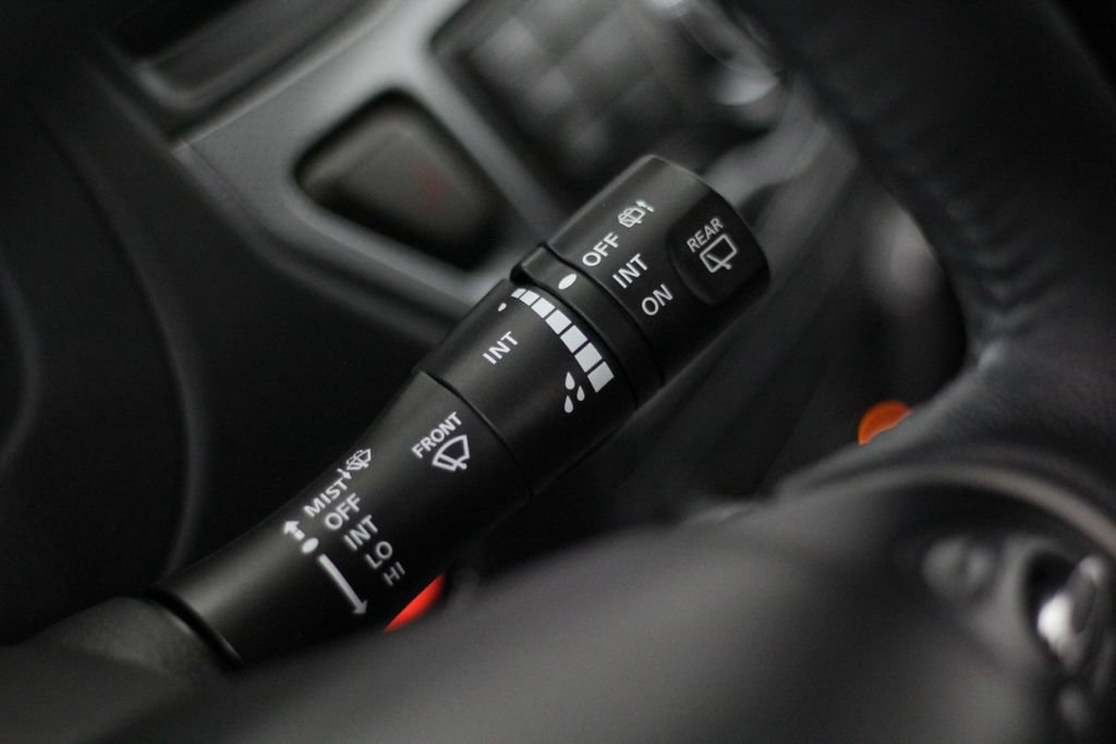 Used 2020 Nissan Pathfinder SL AWD/4WD image 15