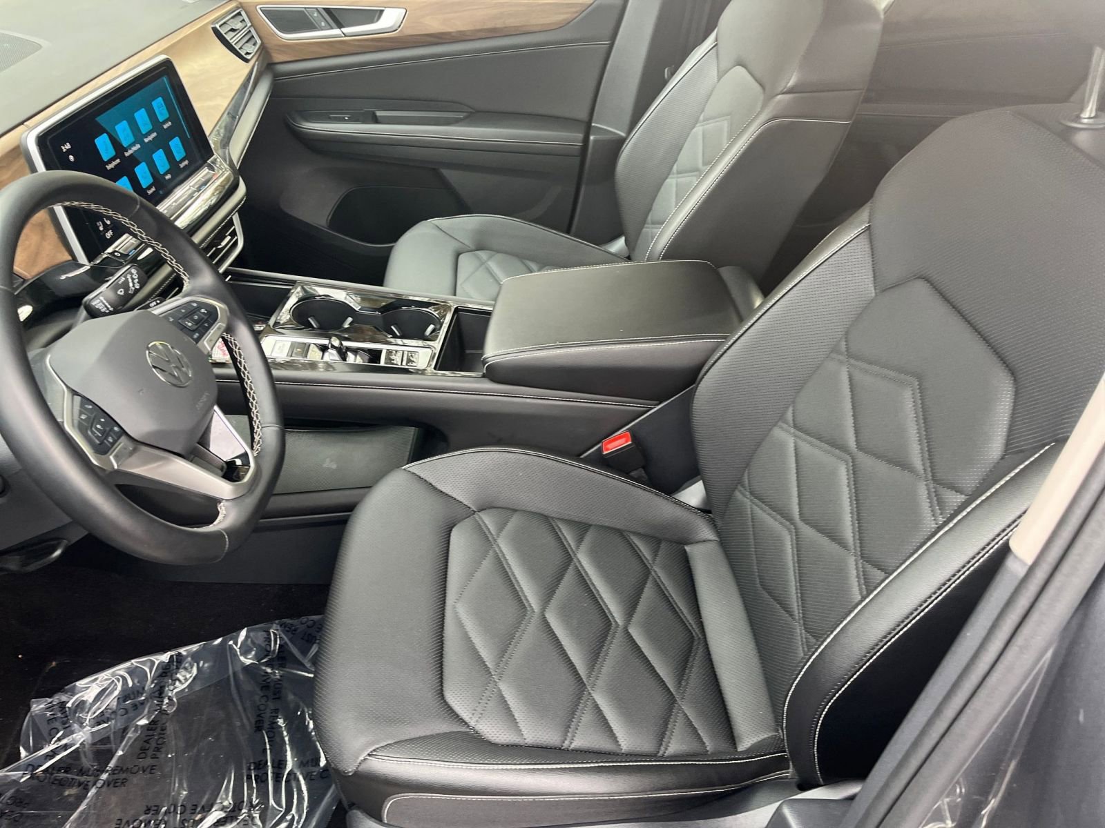 Used 2025 Volkswagen Atlas SE image 23