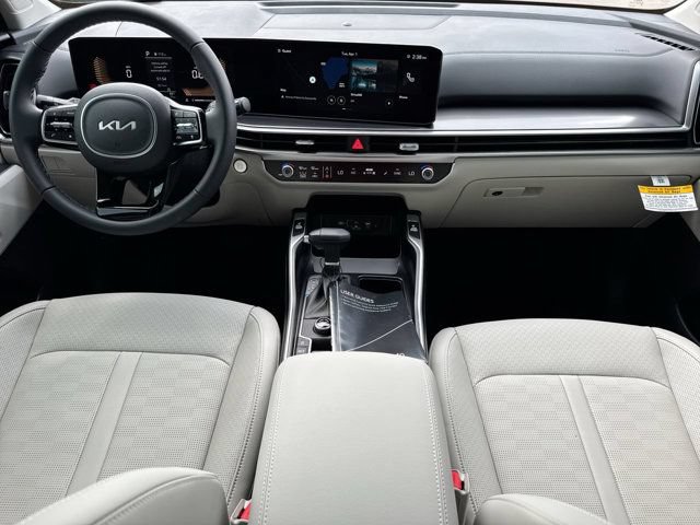 Used 2025 Kia Sorento S w/ Panoramic Sunroof Package FWD image 10