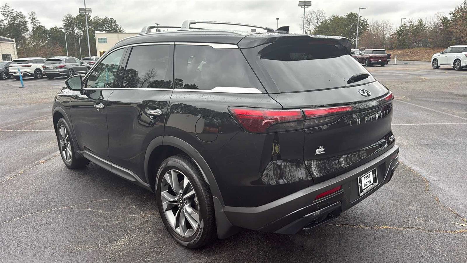 Certified 2025 INFINITI QX60 Luxe image 8