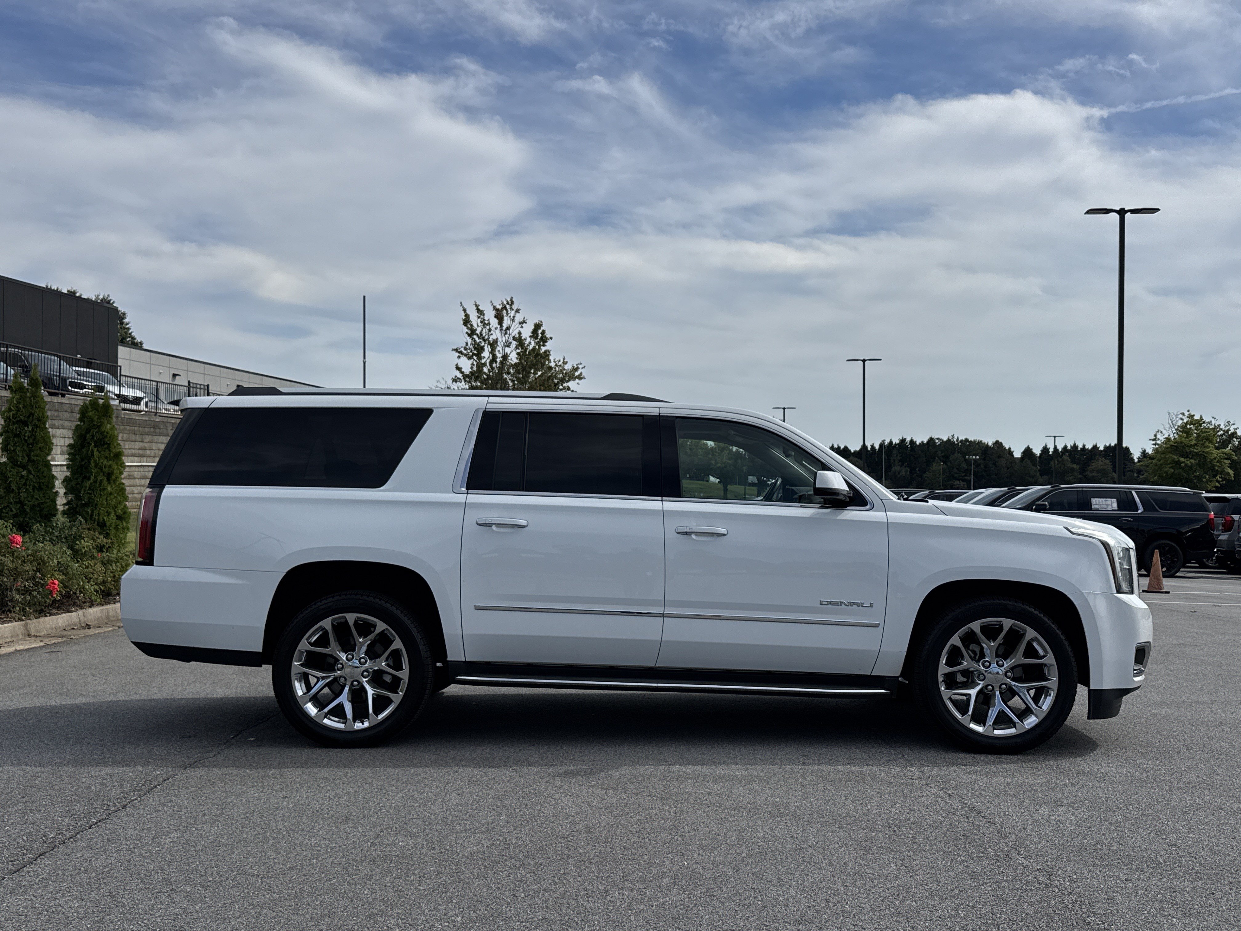 Used 2018 GMC Yukon XL Denali w/ Open Road Package AWD/4WD image 11