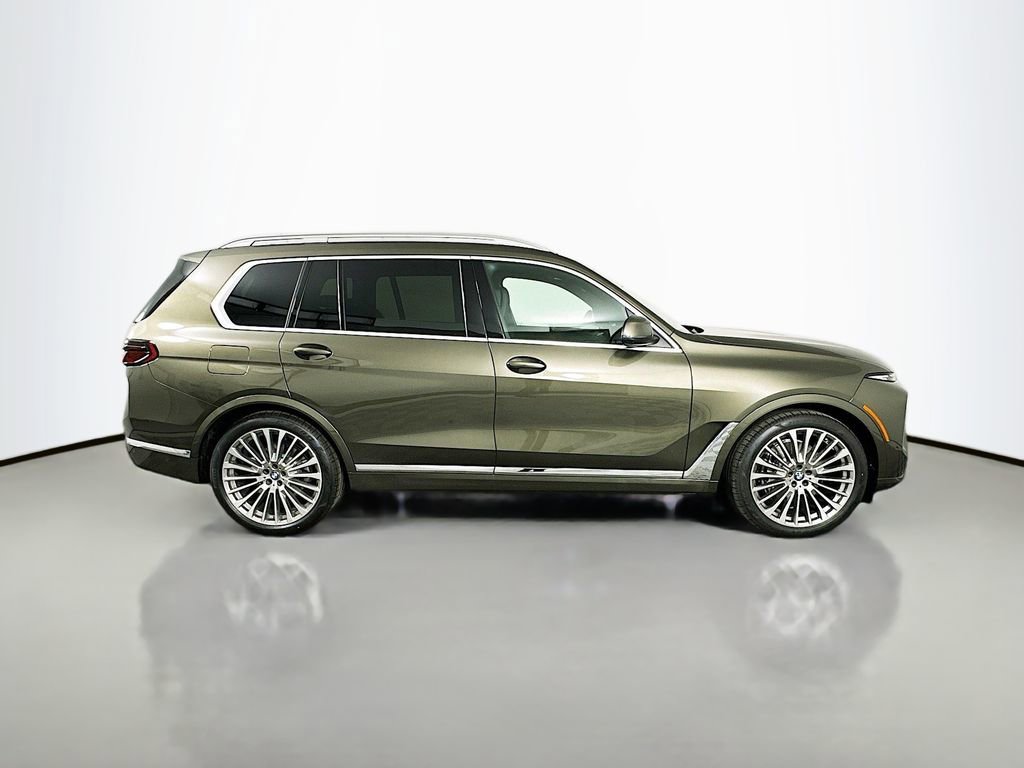Used 2025 BMW X7 xDrive40i w/ Premium Package image 4