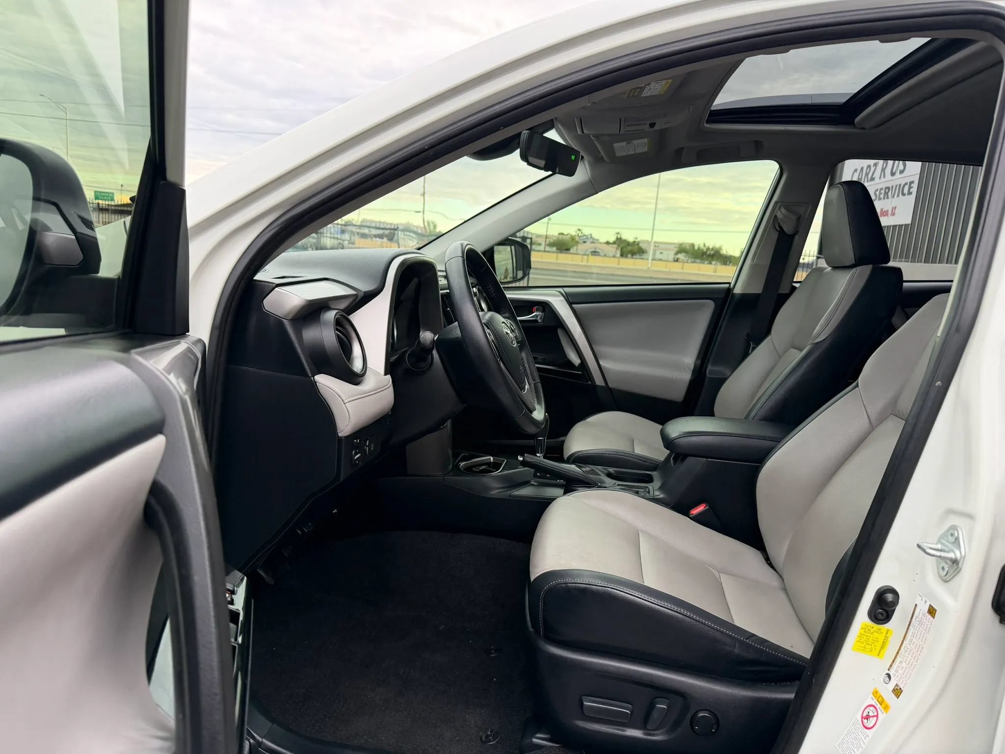 Used 2017 Toyota RAV4 Limited w/ Advanced Technology Package FWD image 19