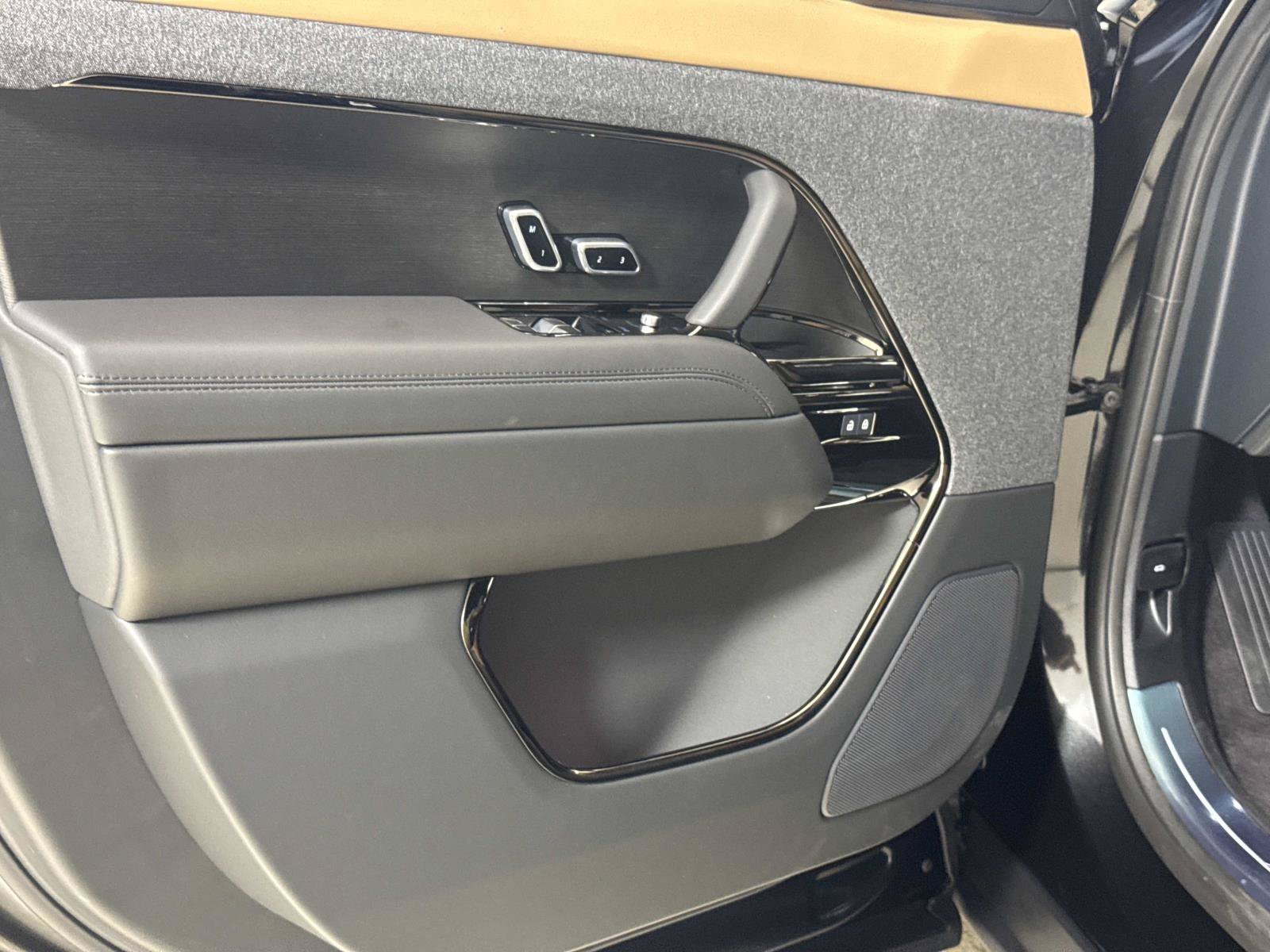 New 2026 Land Rover Range Rover Sport Dynamic SE AWD/4WD image 18