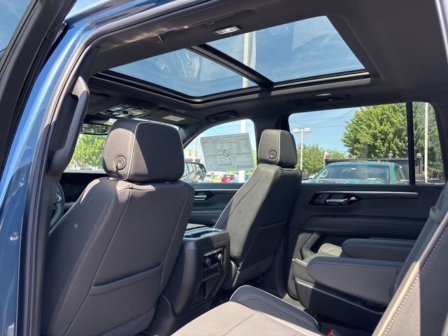 New 2026 Chevrolet Suburban Premier w/ Sun And Tow Package AWD/4WD image 32