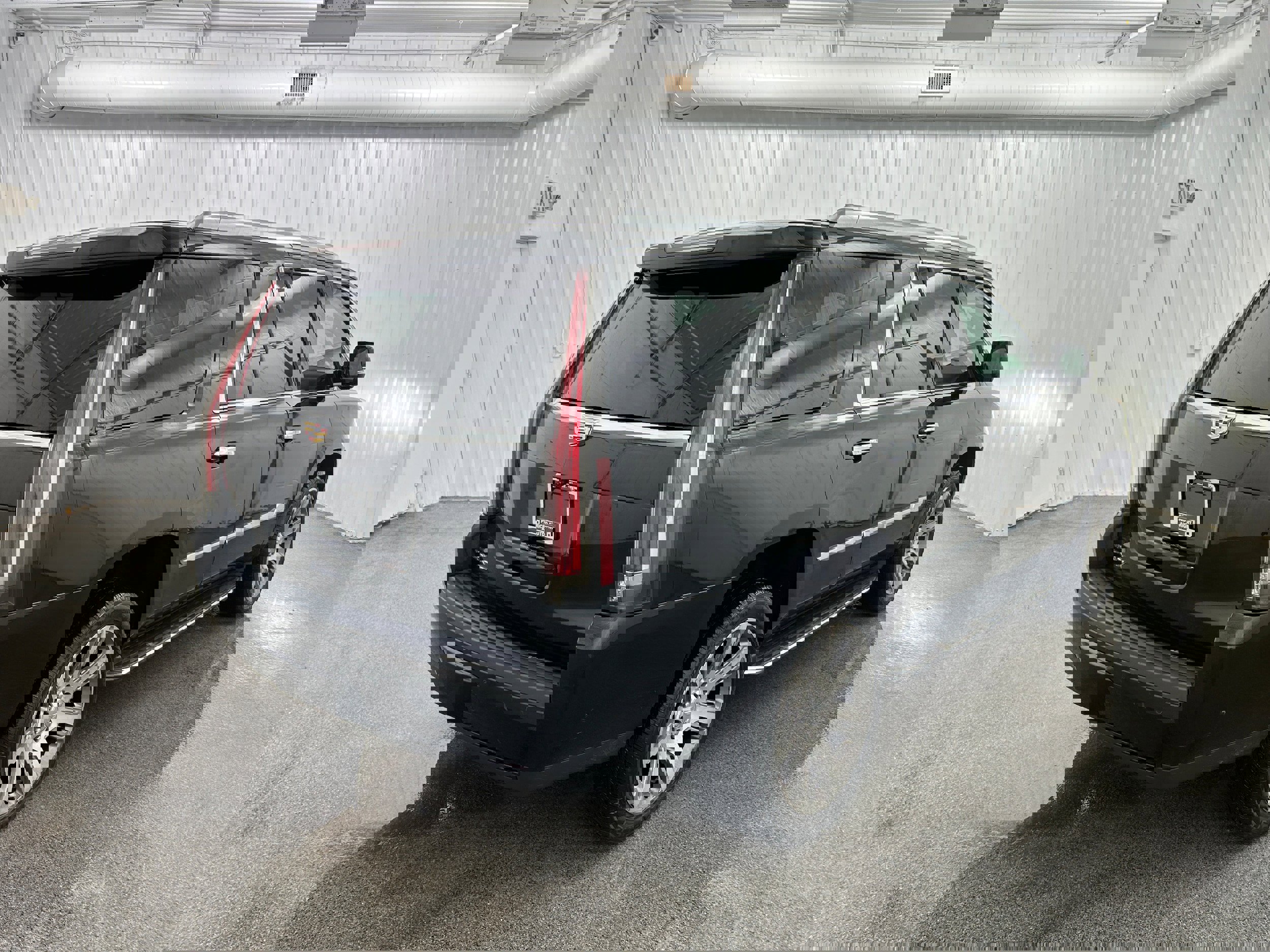 Used 2019 Cadillac Escalade Luxury AWD/4WD image 39