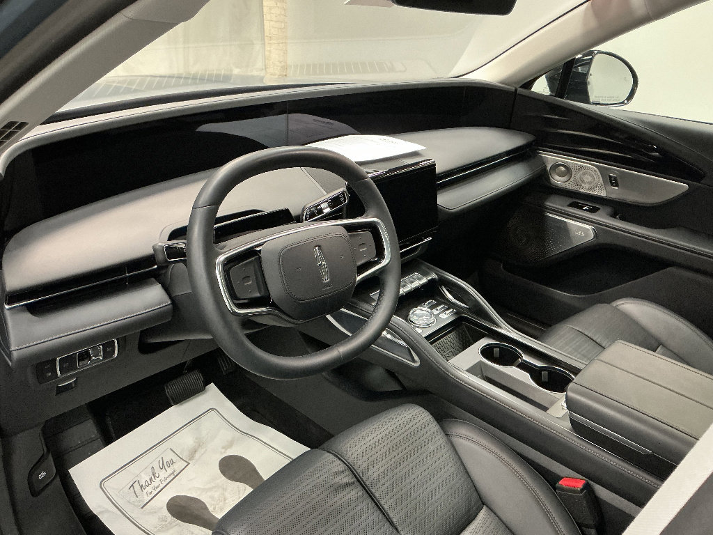 Used 2026 Lincoln Nautilus Reserve AWD/4WD image 13