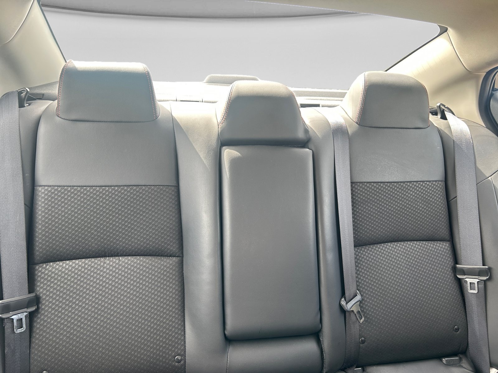 Used 2025 Nissan Altima 2.5 SR FWD image 32