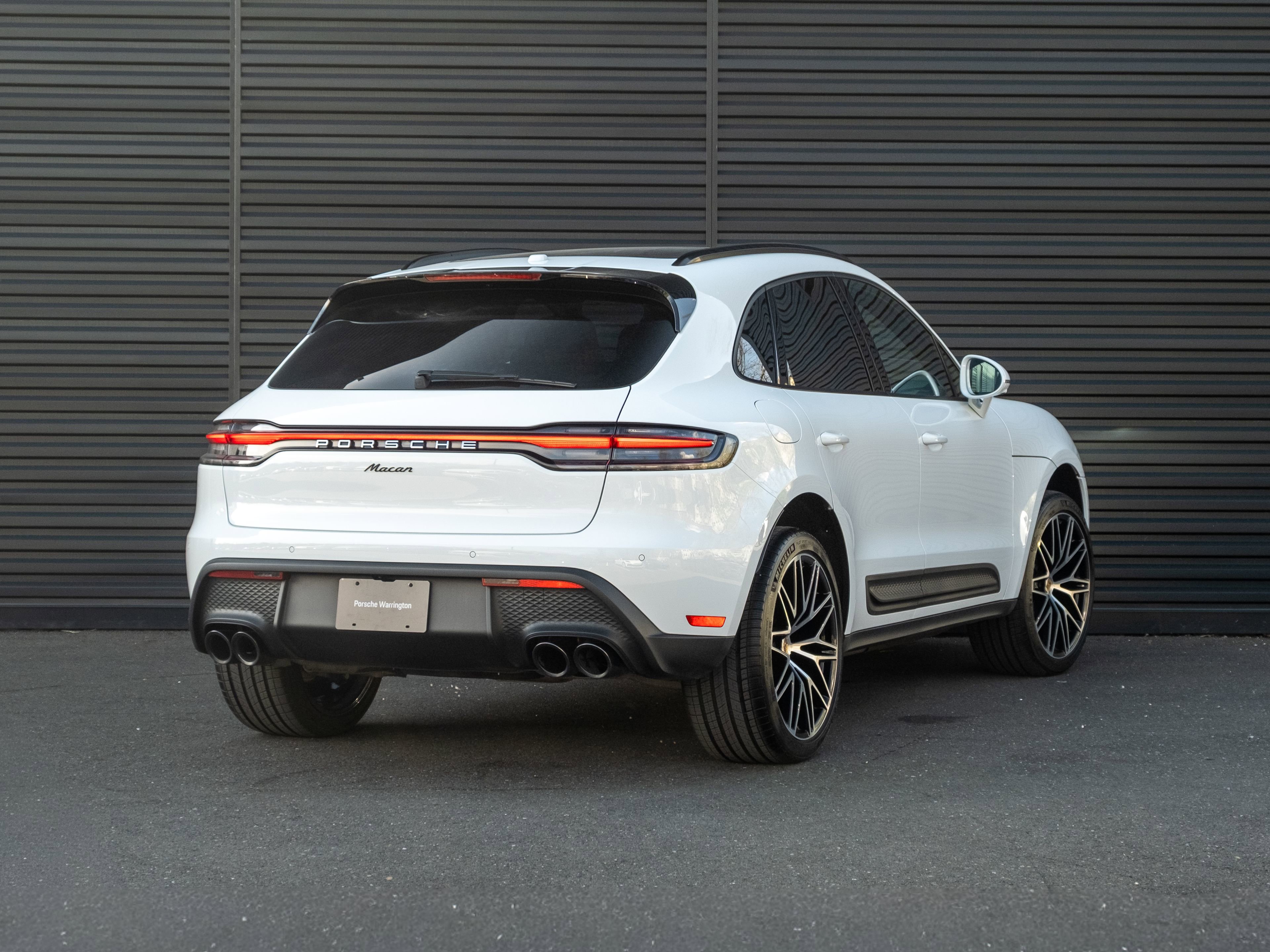 Certified 2026 Porsche Macan AWD/4WD image 8