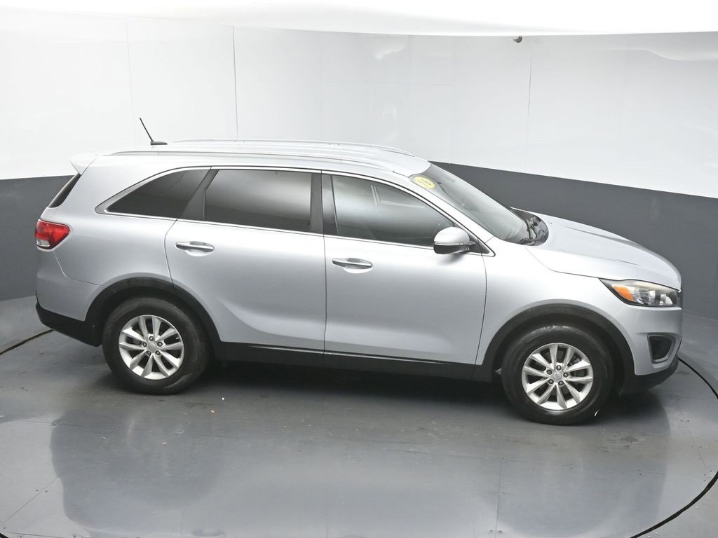 Used 2016 Kia Sorento LX image 48
