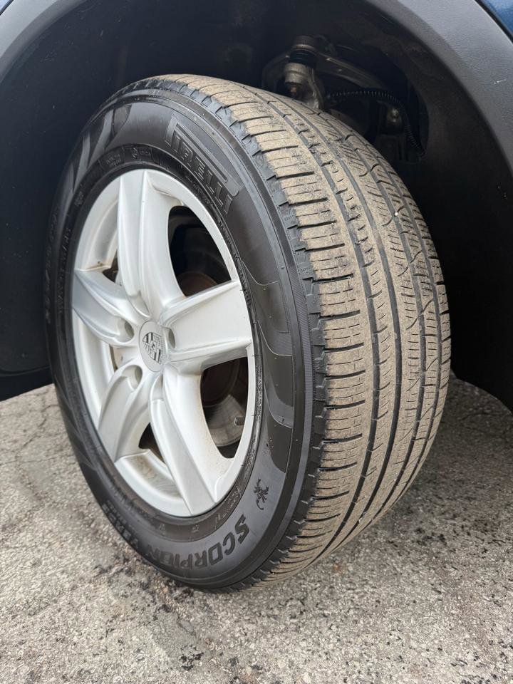 Used 2014 Porsche Cayenne S image 3