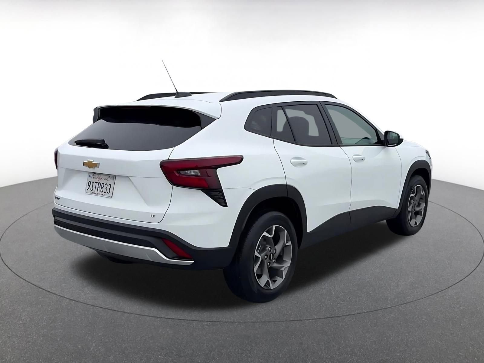 Used 2025 Chevrolet Trax LT image 14