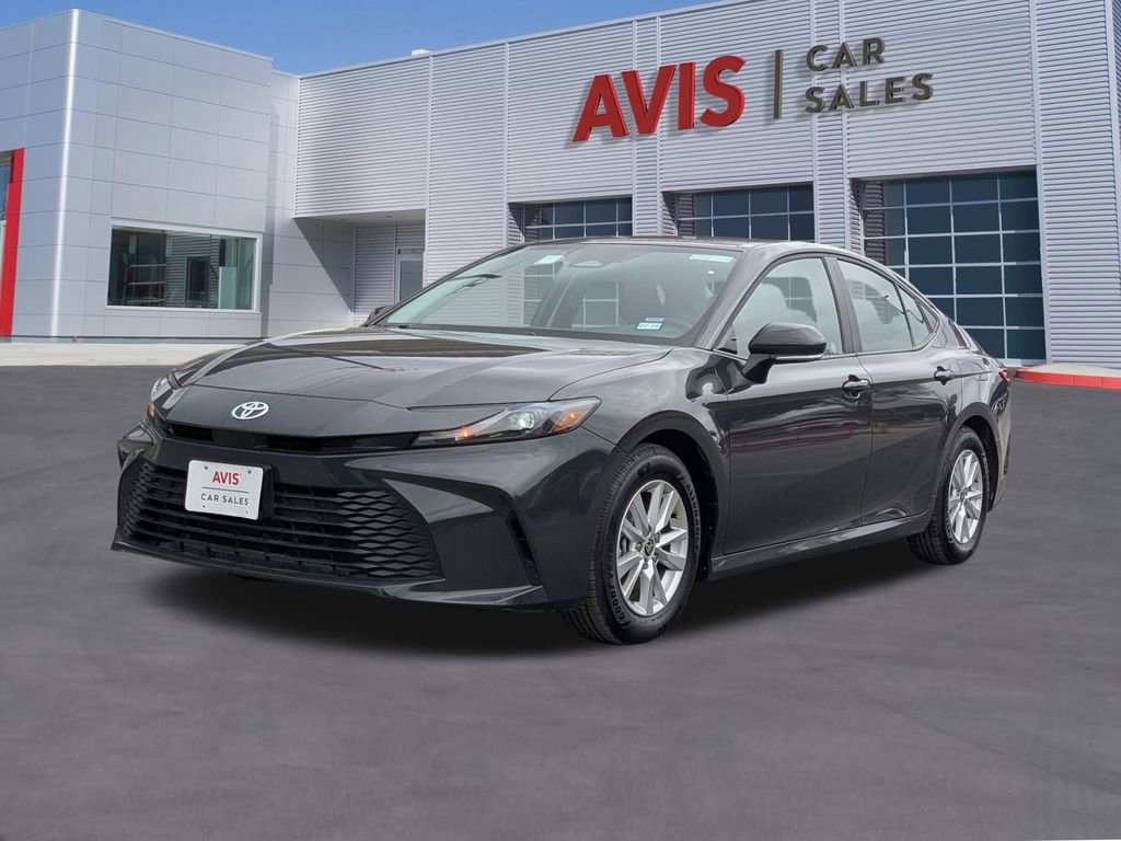 Used 2025 Toyota Camry LE image 1