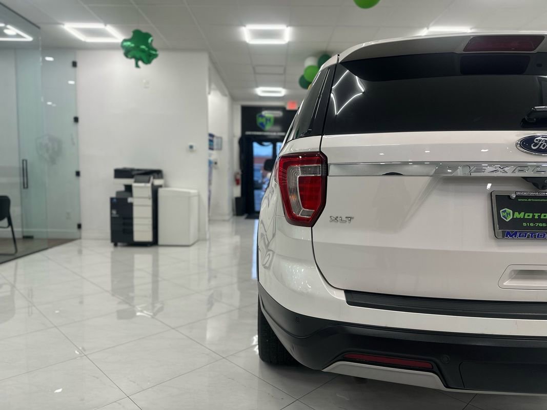 Used 2019 Ford Explorer XLT w/ Equipment Group 202A image 13