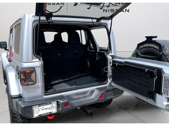 Used 2023 Jeep Wrangler Unlimited Rubicon w/ Cold Weather Group AWD/4WD image 30