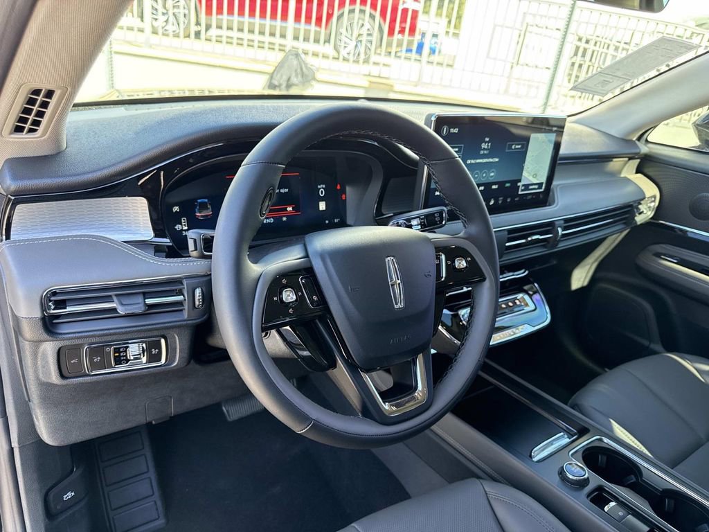 New 2026 Lincoln Corsair Premiere image 32