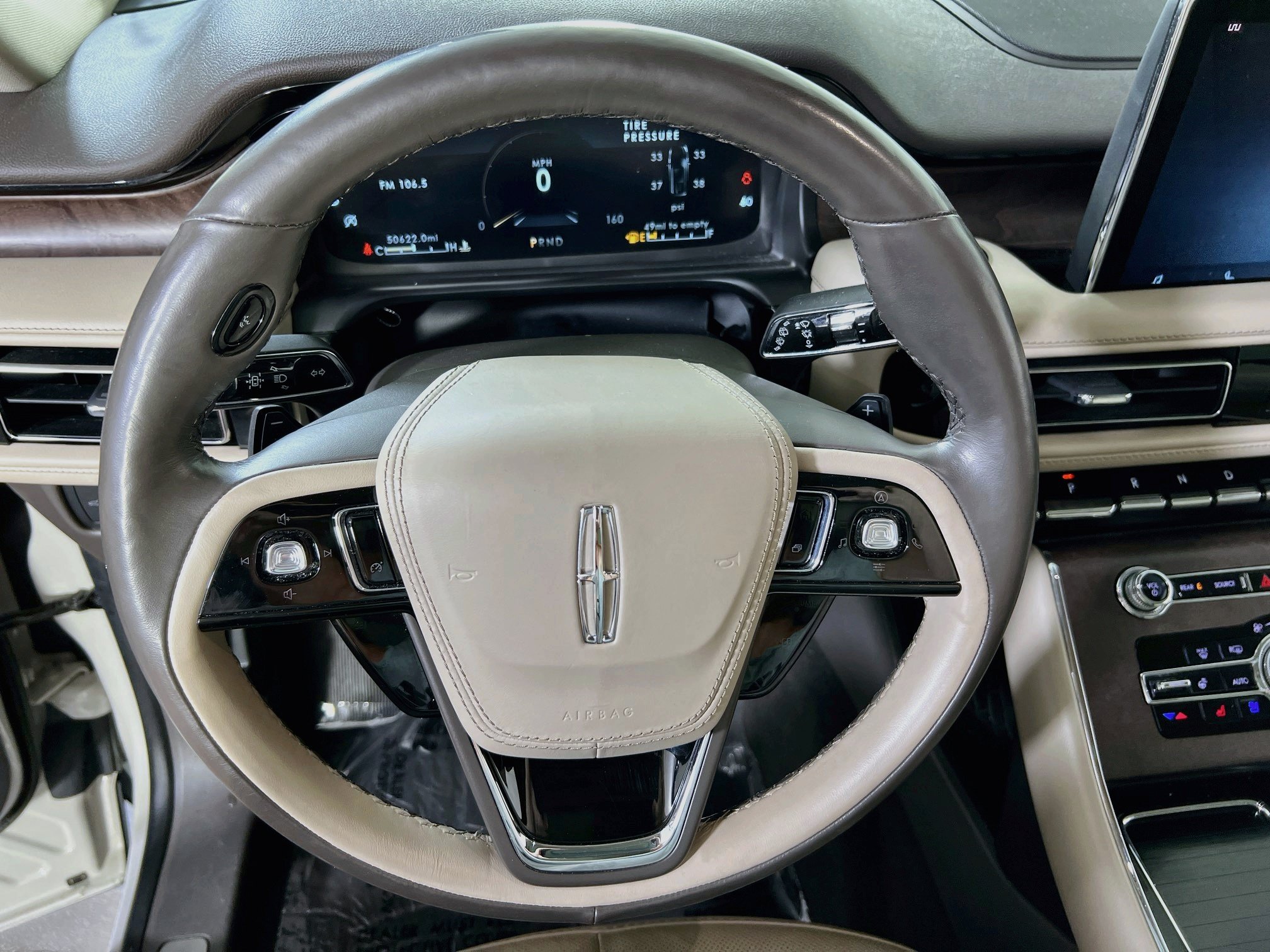 Used 2023 Lincoln Aviator Reserve w/ Elements Package Plus AWD/4WD image 11