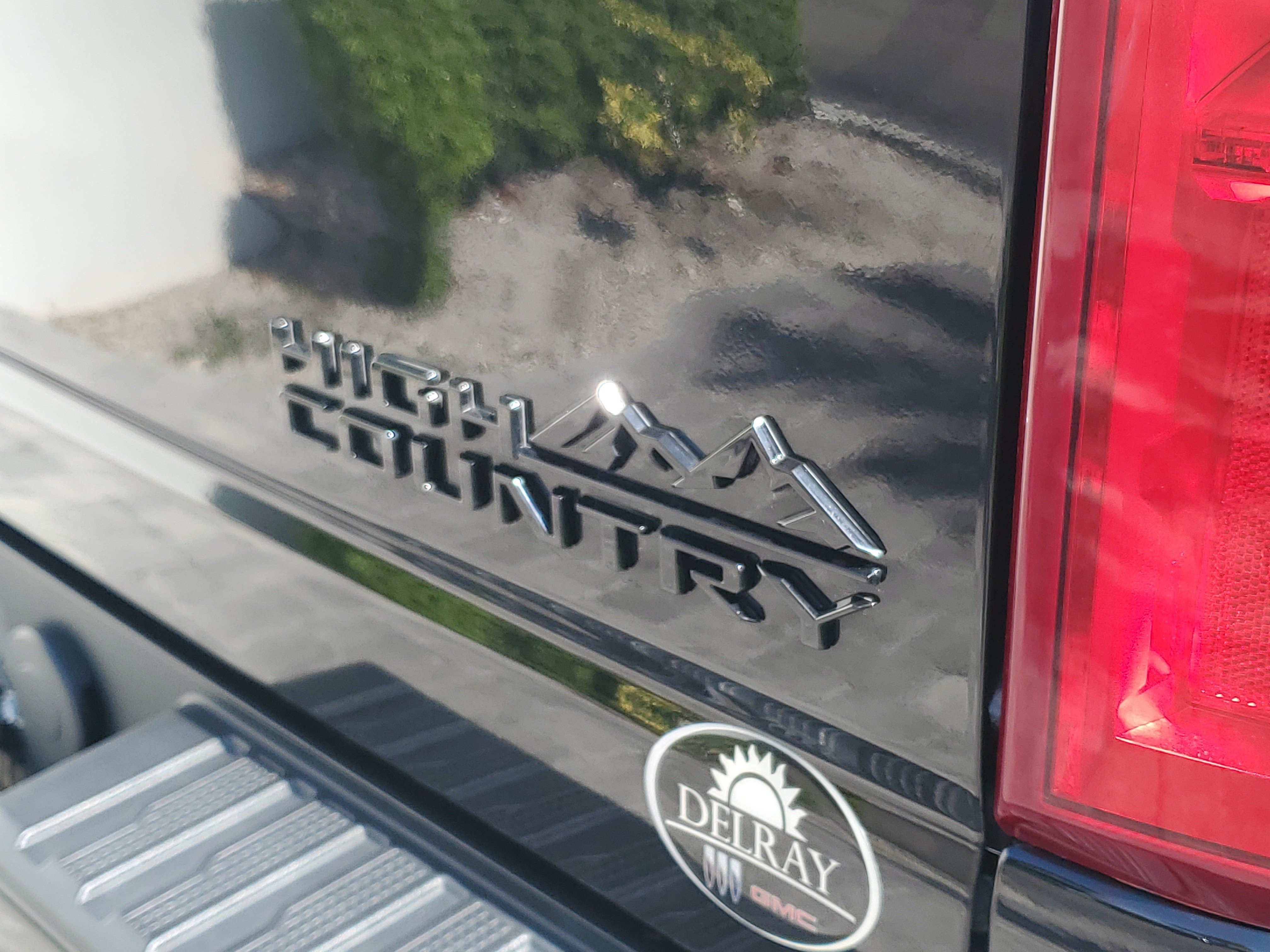 Certified 2024 Chevrolet Silverado 2500 High Country w/ High Country Premium Package AWD/4WD image 8
