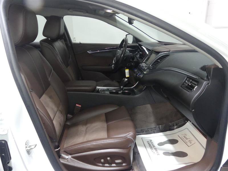 Used 2015 Chevrolet Impala LT w/ Convenience Package FWD image 22