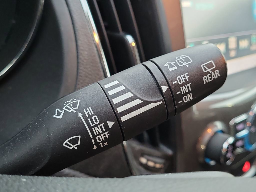 Used 2018 Chevrolet Cruze LT w/ Sun And Sound Package image 14