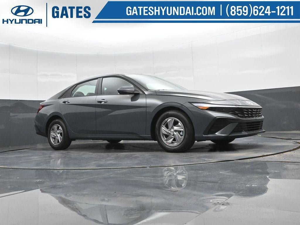 New 2026 Hyundai Elantra SE FWD image 38