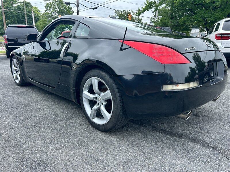 Used 2008 Nissan 350Z Touring RWD image 5
