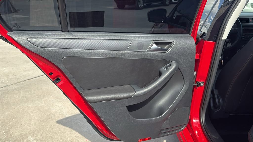 Used 2012 Volkswagen Jetta SE image 16