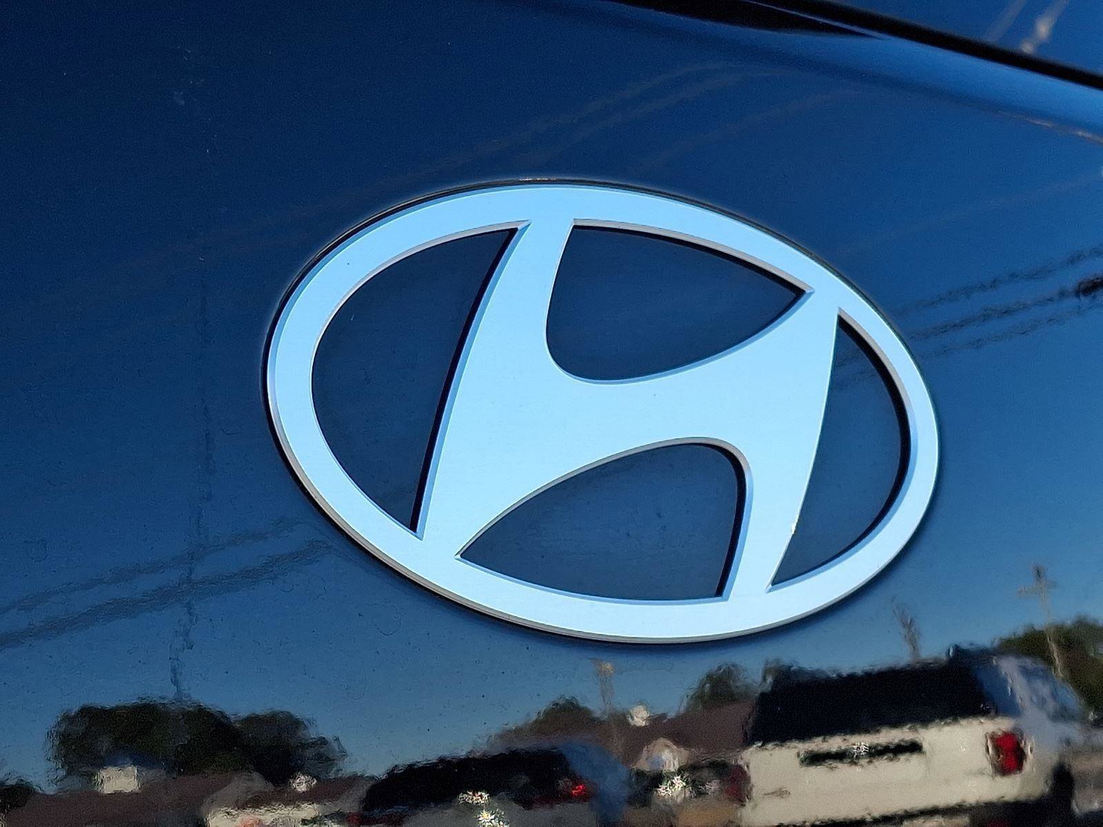 Used 2025 Hyundai Santa Fe Limited image 30