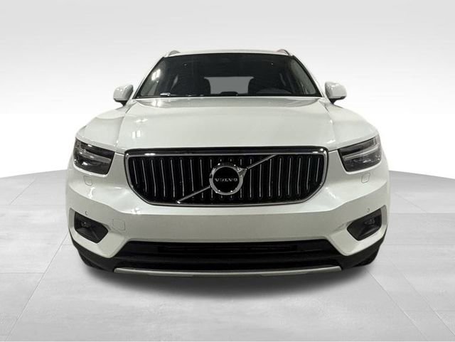 Used 2022 Volvo XC40 T5 Inscription w/ Climate Package image 3