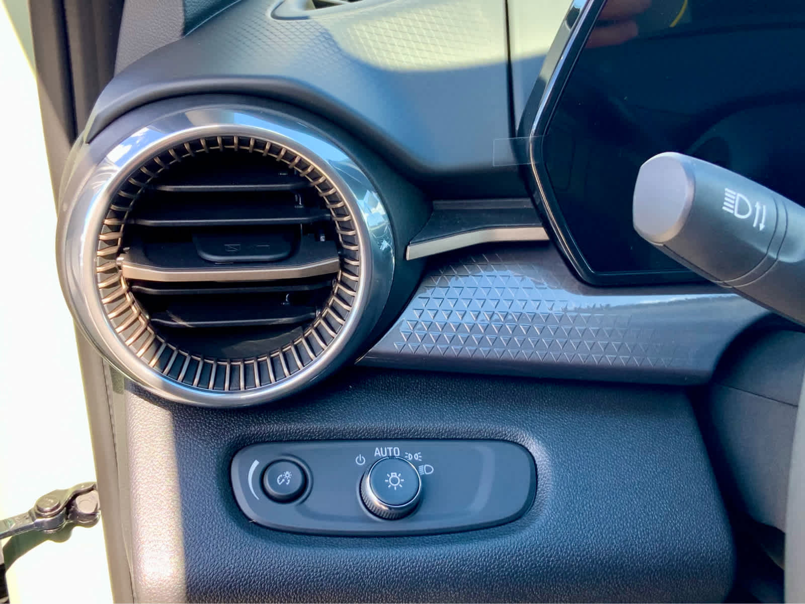 New 2026 Chevrolet Trax ACTIV FWD image 42