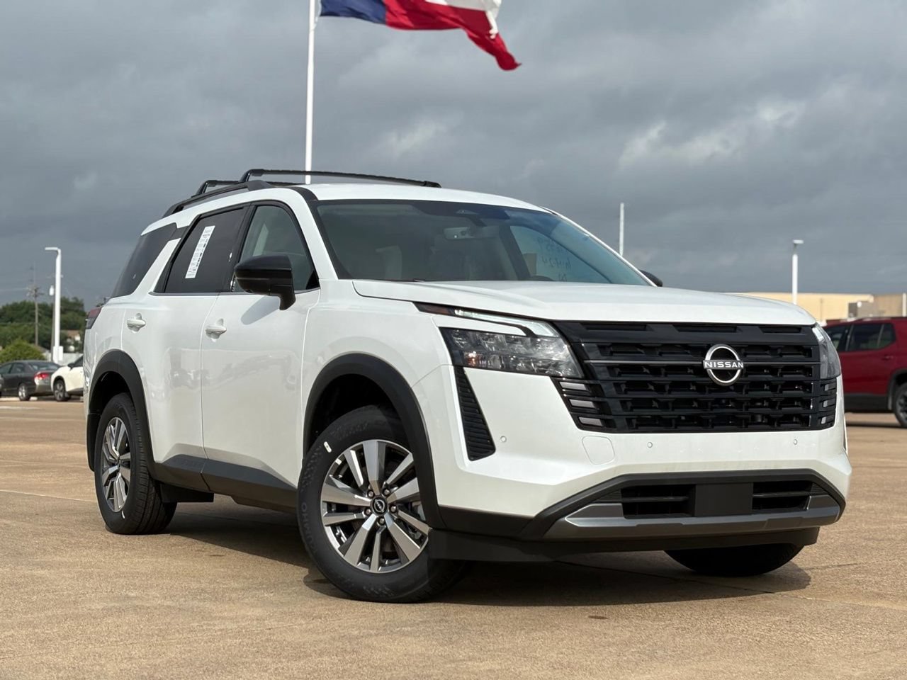 New 2026 Nissan Pathfinder SL FWD image 2