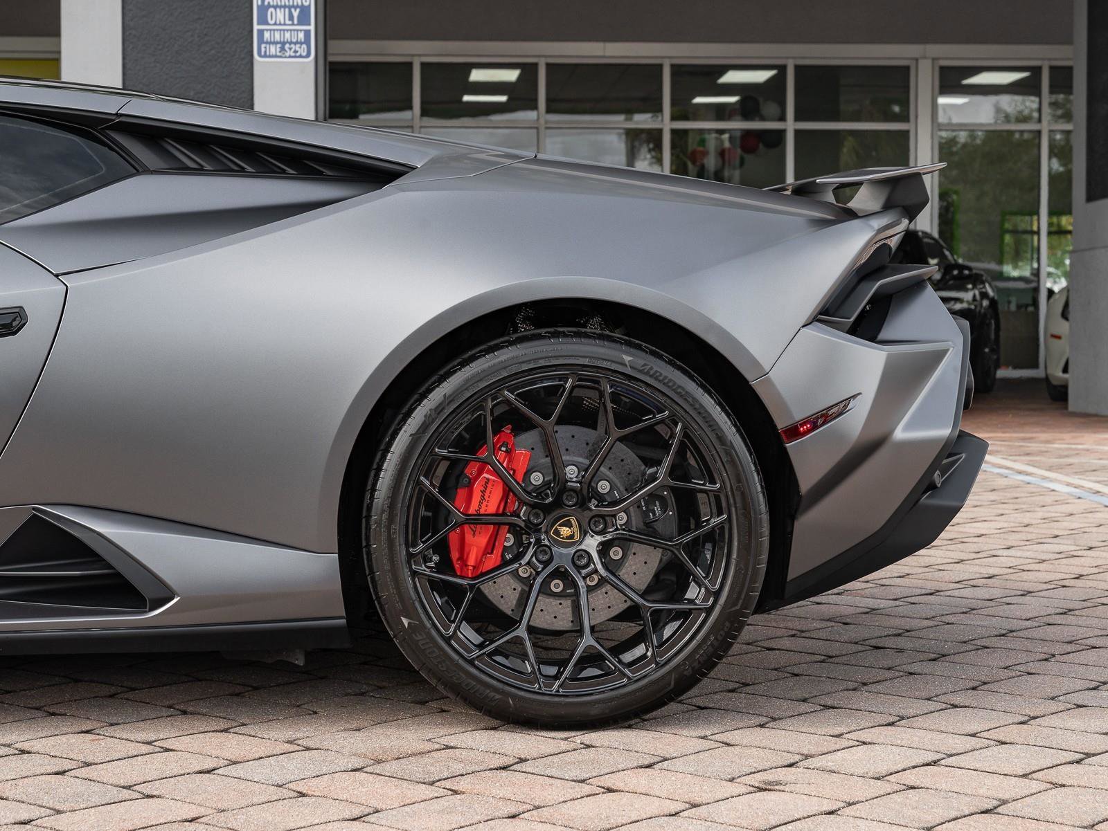Used 2024 Lamborghini Huracan Tecnica image 11