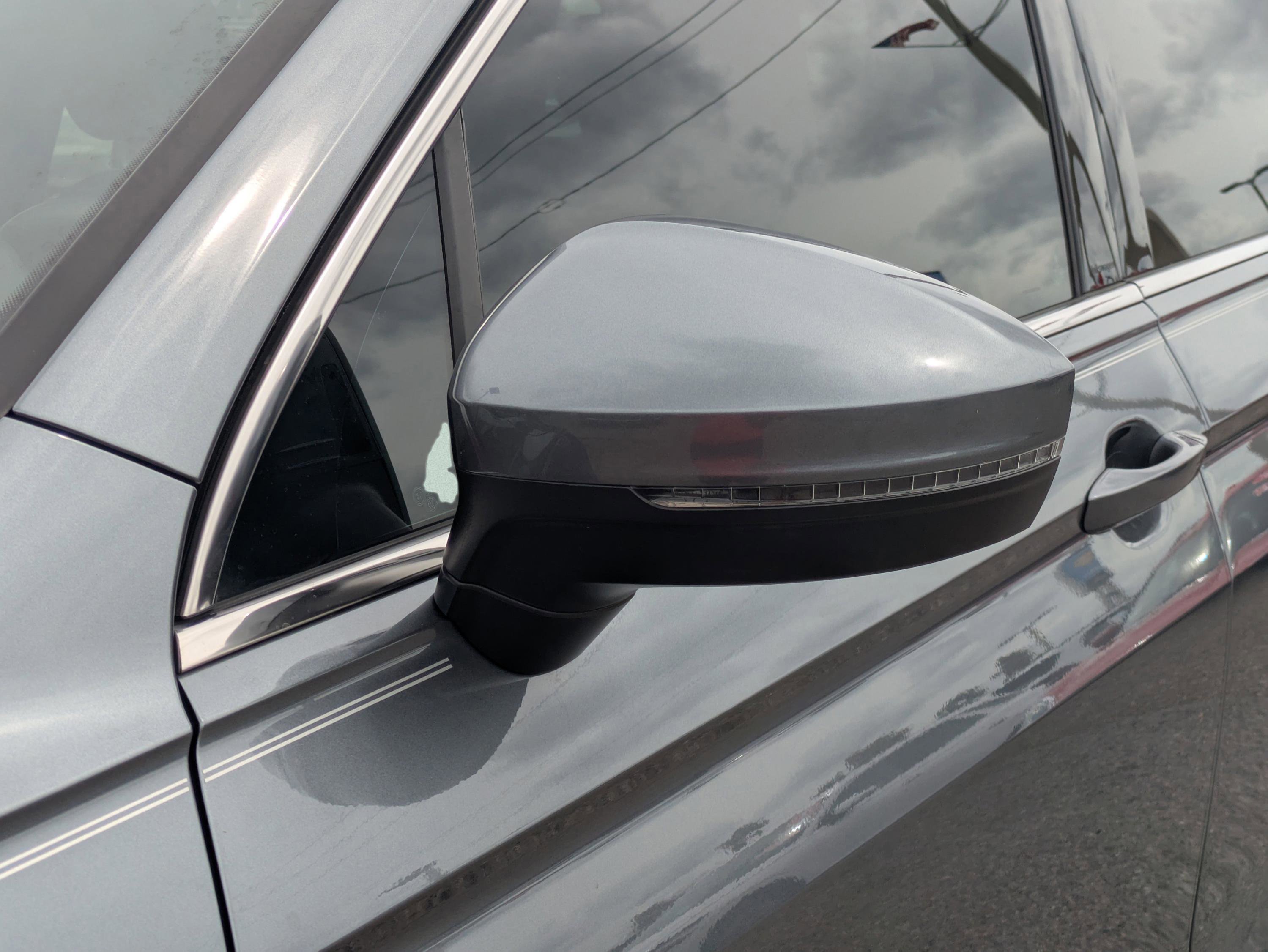 Used 2021 Volkswagen Tiguan SEL image 19