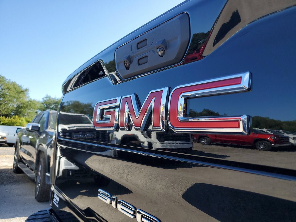 New 2026 GMC Sierra 3500 AT4 w/ AT4 Premium Plus Package AWD/4WD image 7