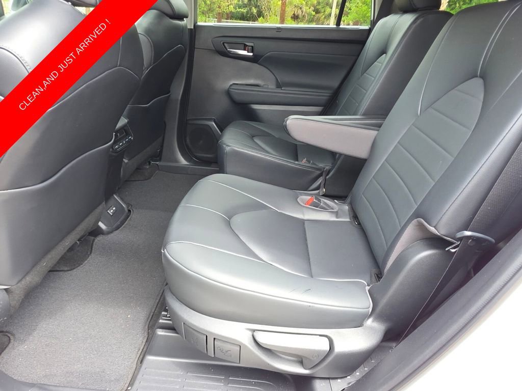 Used 2023 Toyota Highlander XLE image 24