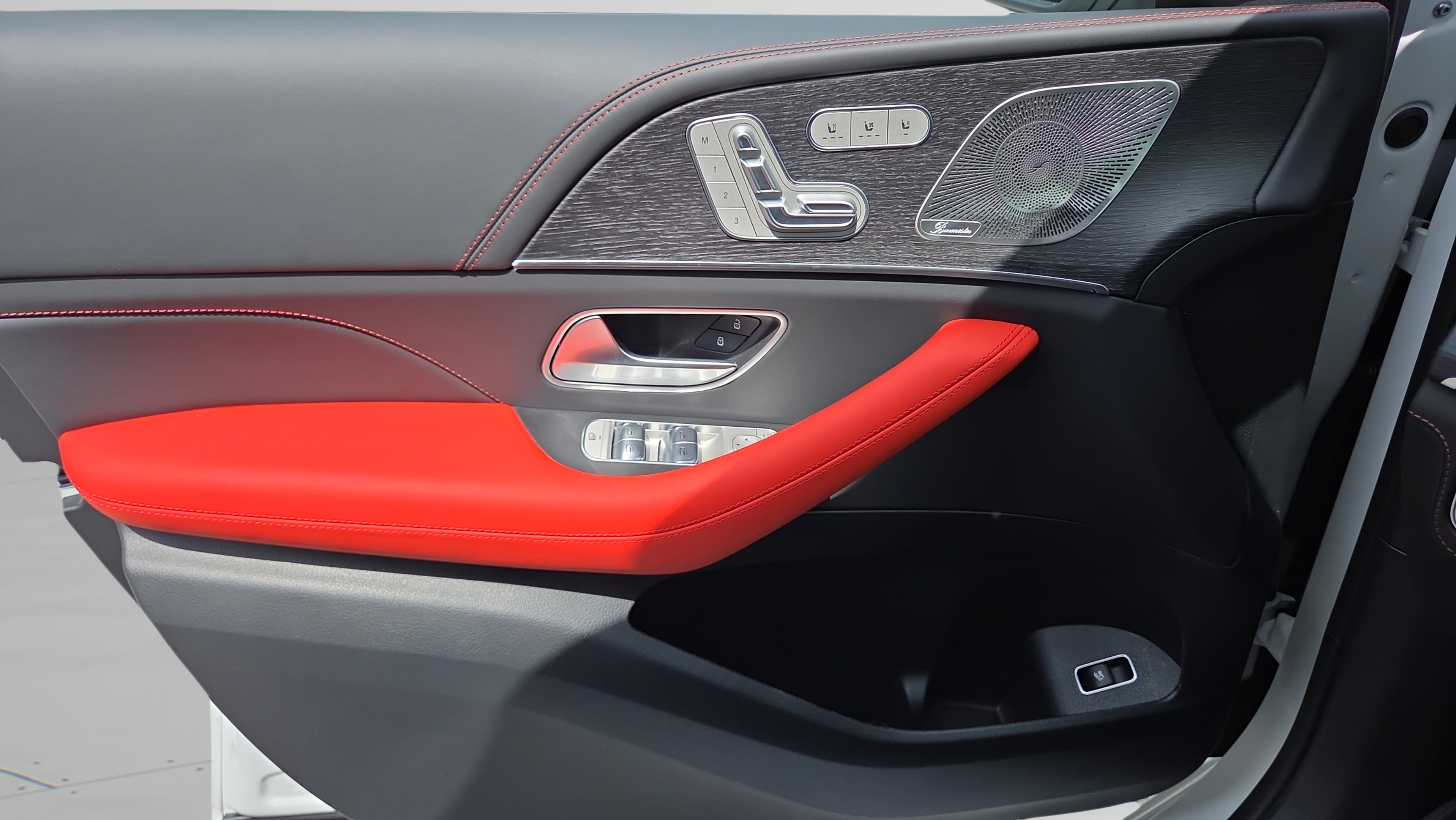 New 2026 Mercedes-Benz GLE 53 AMG 4MATIC Coupe image 33